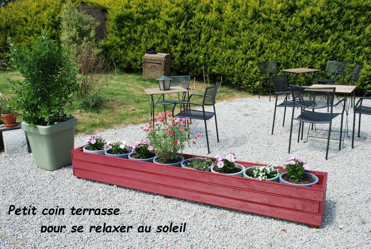 Les Chambres Du Mad Henvic Exterior foto